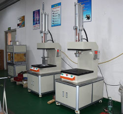 江蘇某壓入設備廠家采用我司3噸的半弓型氣液壓力機 江蘇某壓入設備廠家采用我司3噸的半弓型氣液壓力機