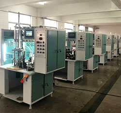 玖容氣液增壓缸成功案例-增壓力行程可調(diào)產(chǎn)品在客戶制鎖機(jī)上的應(yīng)用 玖容氣液增壓缸成功案例-增壓力行程可調(diào)產(chǎn)品在客戶制鎖機(jī)上的應(yīng)用