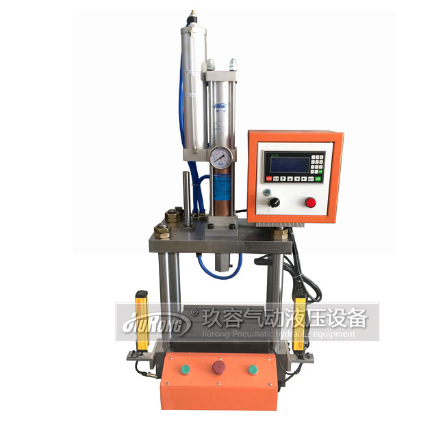 小型四柱氣液增壓機(jī) 小型四柱氣液增壓機(jī)